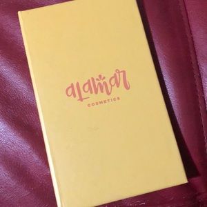 Alamar Cosmetics Eyeshadow Palette